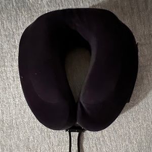 PLUSH TRAVEL NECK PILLOW